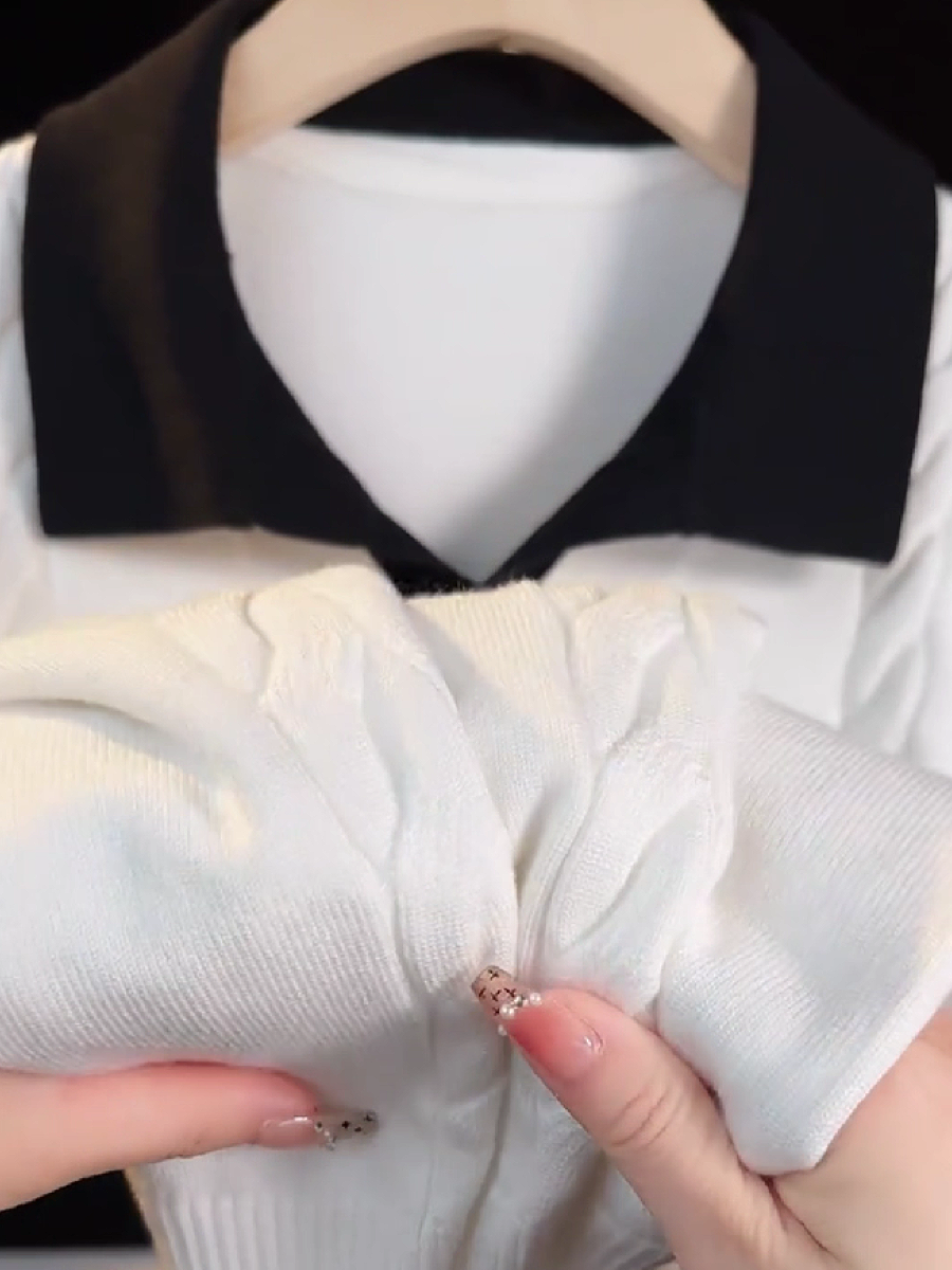 Contrast Collar Knit Shirt