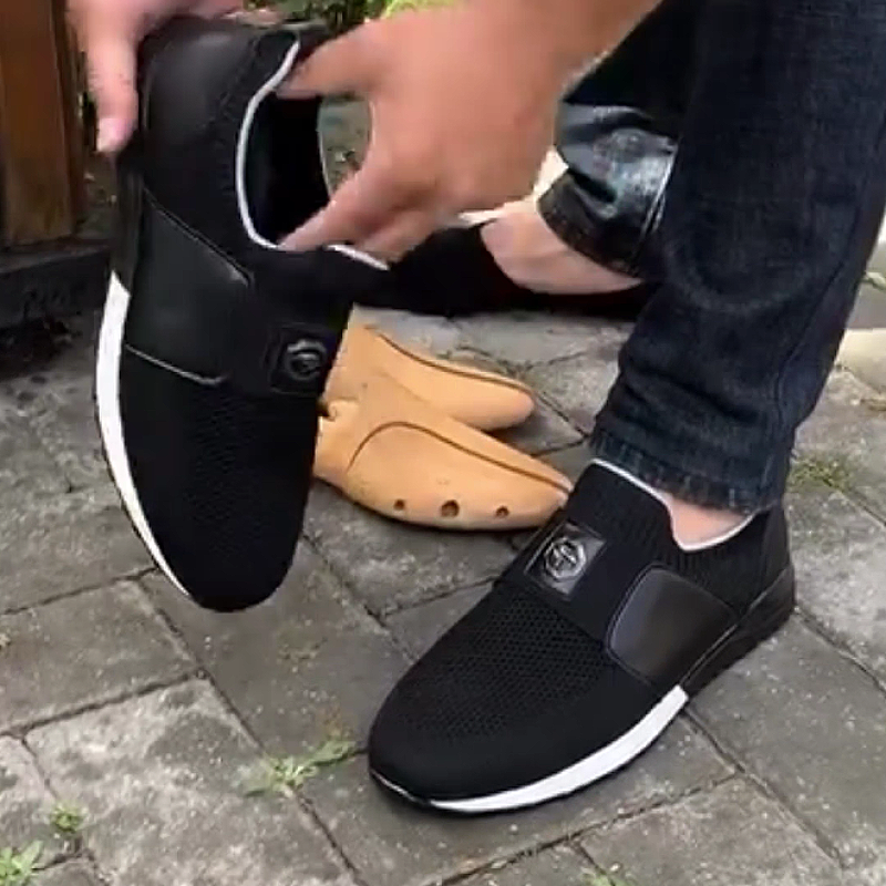 Men's Slip-On Mesh Comfortable Walking Shoes