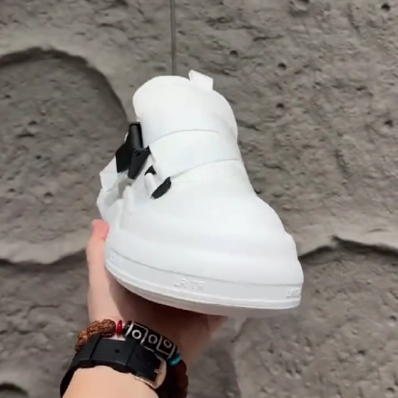 Men's White Minimalist Sneaker Shoe
