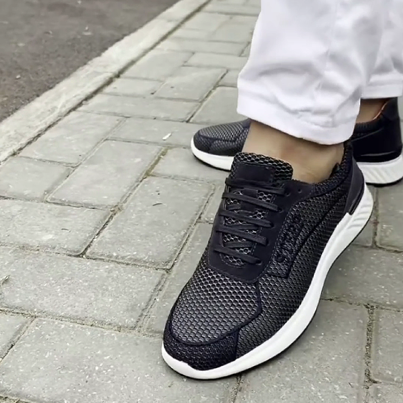 Men's Breathable Mesh Lace-Up Casual Sneakers