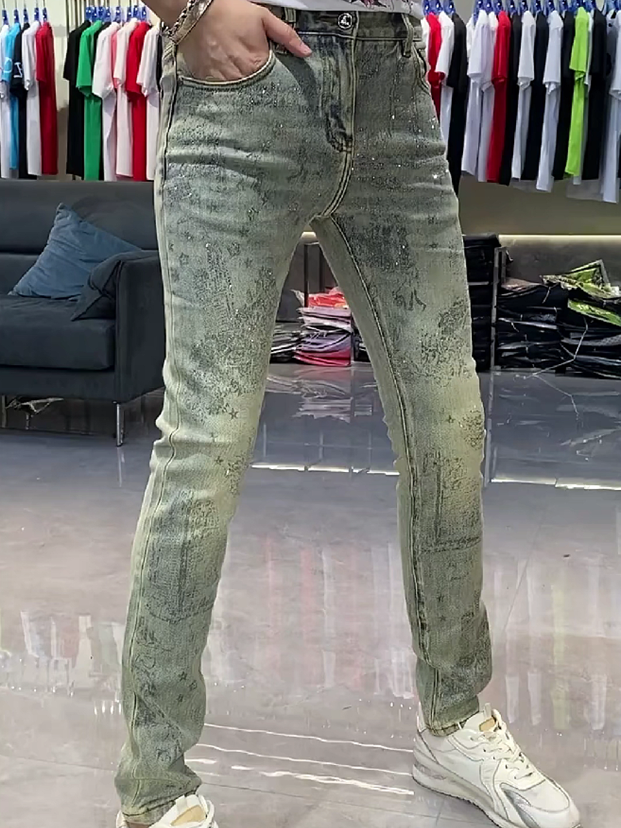 Distressed Slim Fit Jeans