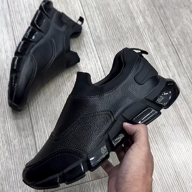 Men's Slip-On Sneakers with Textured Rubber Sole