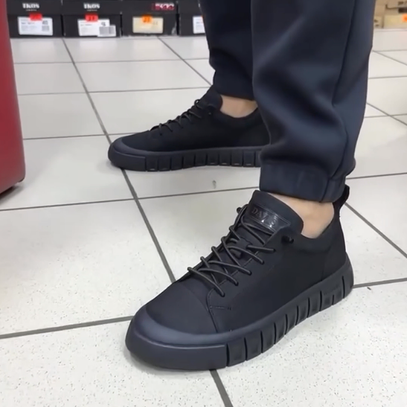 Men's Casual Lace-Up Sneakers with Flexible Sole