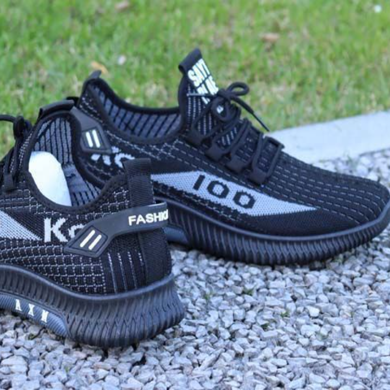 Mesh Running Shoes with Reflective Details