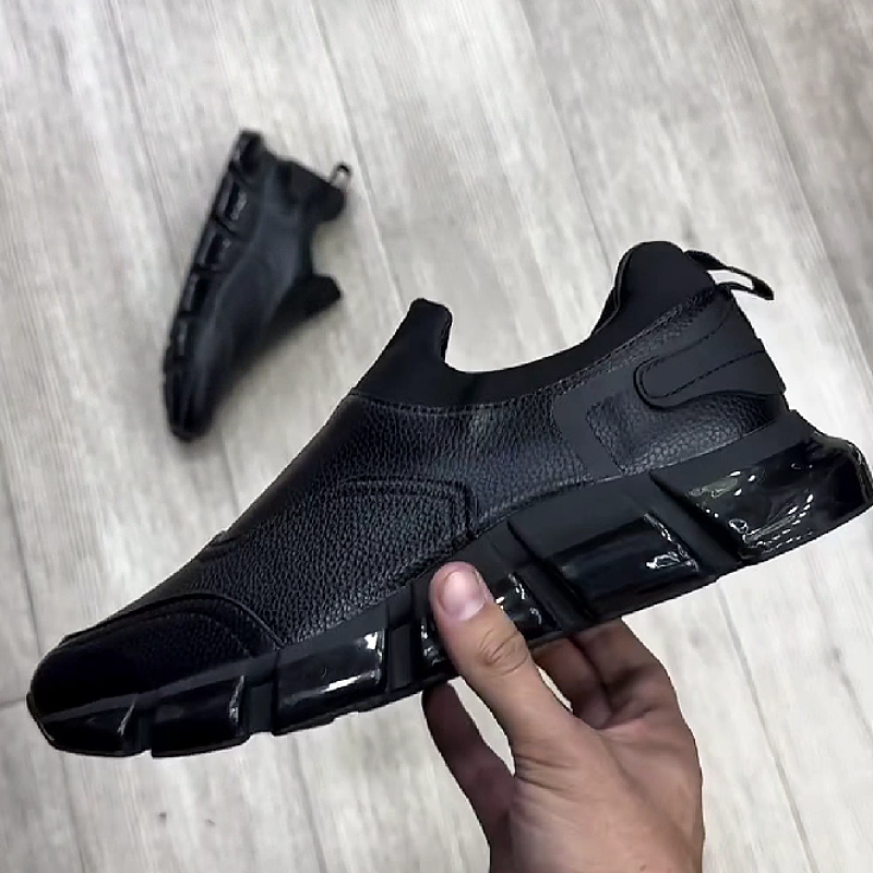 Men's Slip-On Sneakers with Textured Rubber Sole