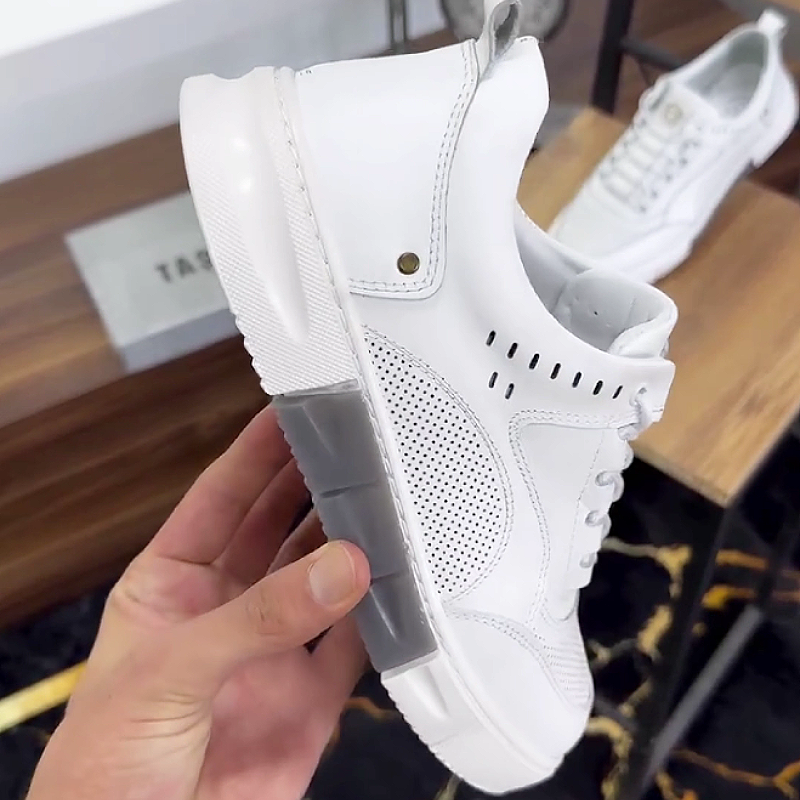 Men's Breathable Lace-Up Casual Athletic Sneakers