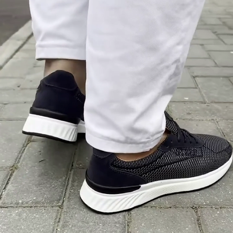 Men's Breathable Mesh Lace-Up Casual Sneakers