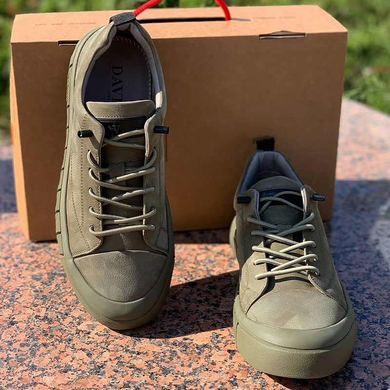 Men's Casual Lace-Up Sneakers with Flexible Sole