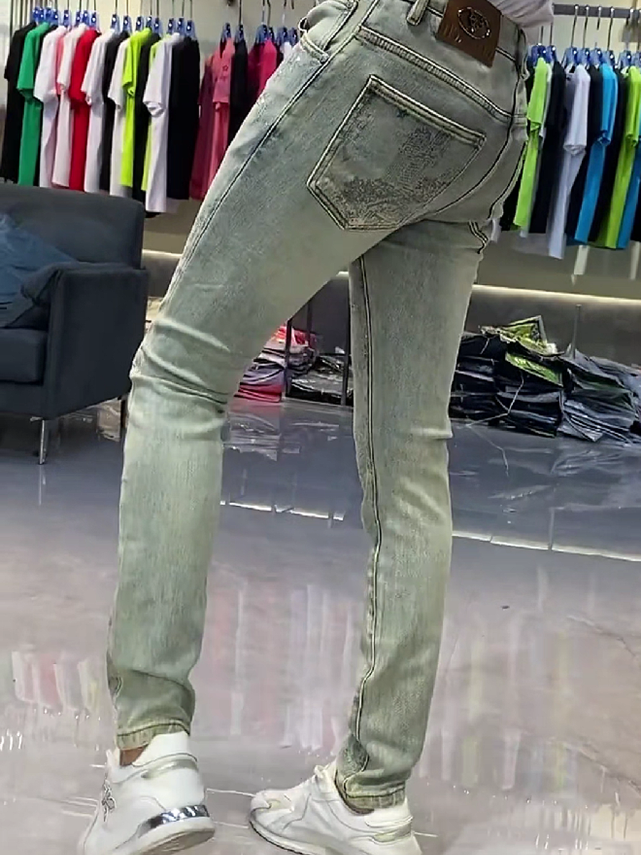 Distressed Slim Fit Jeans