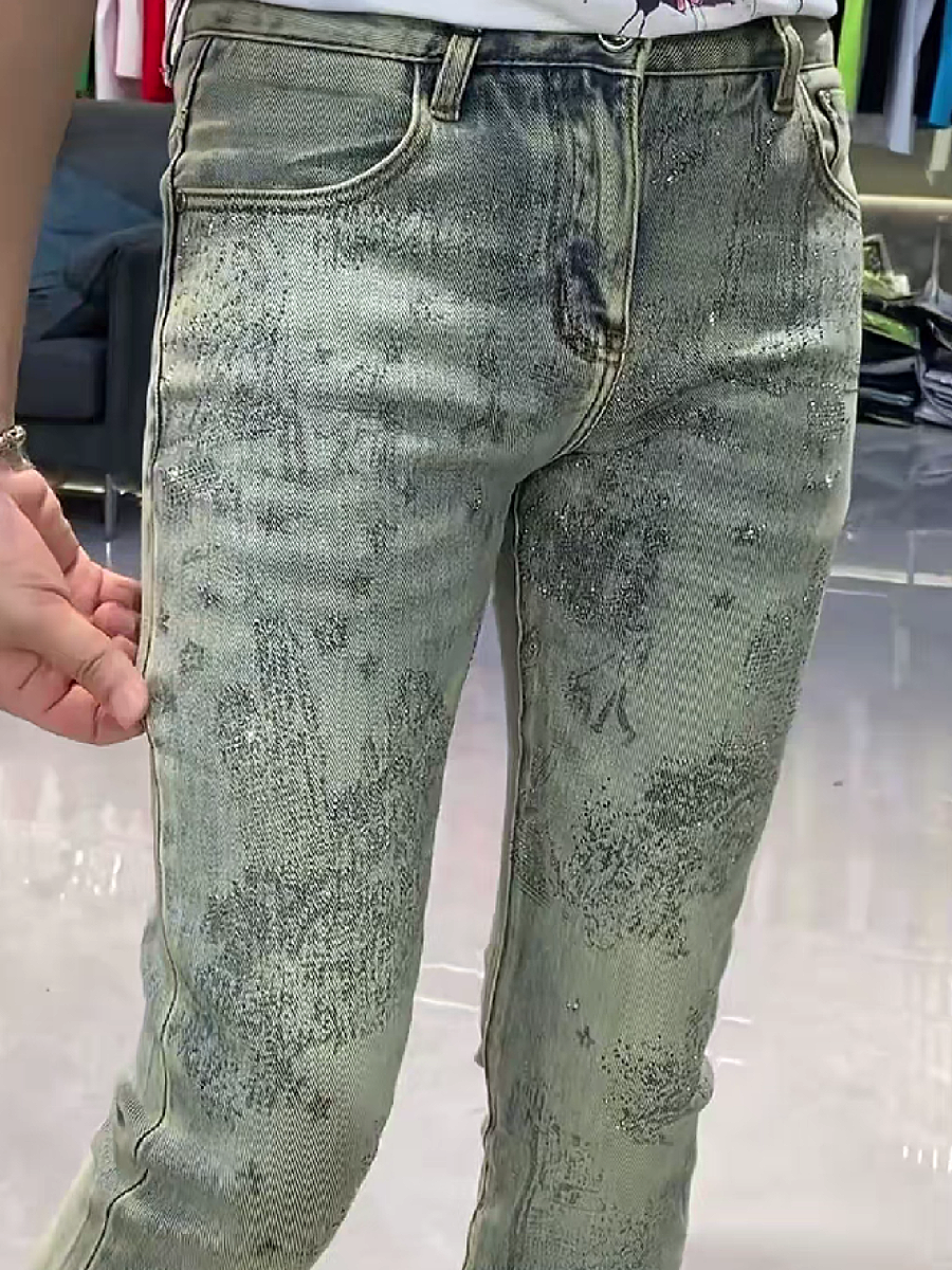 Distressed Slim Fit Jeans