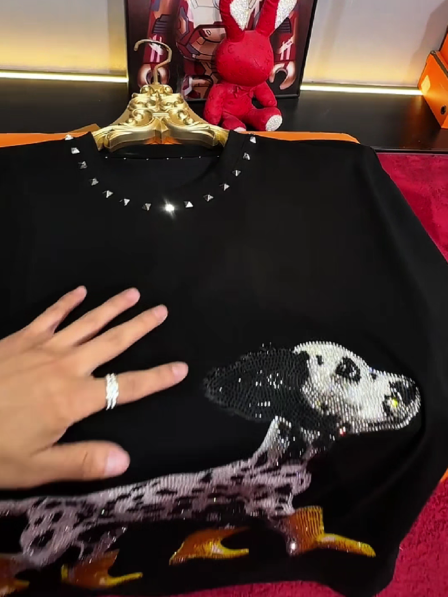 Men's Rhinestone Dog Graphic T-Shirt
