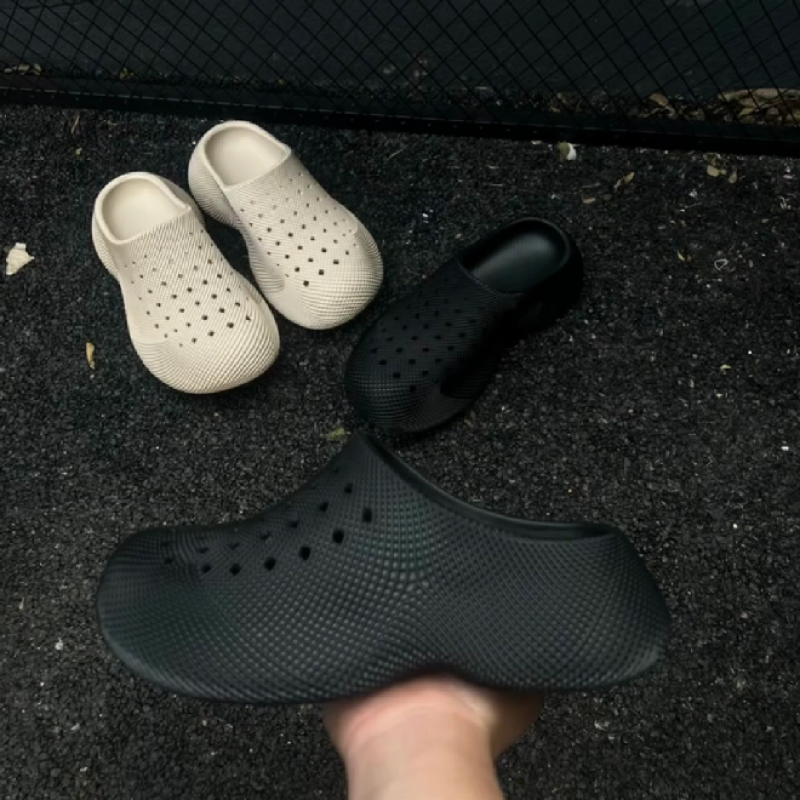Men's 3D Textured Breathable Clogs