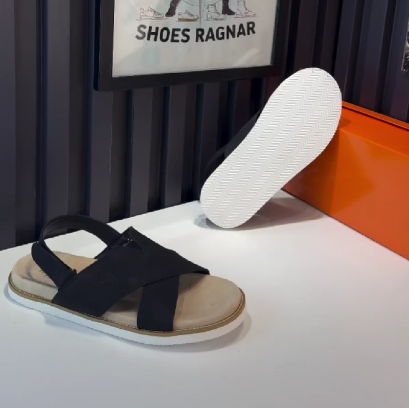 Men's Crisscross Strap Slip-On Sandals