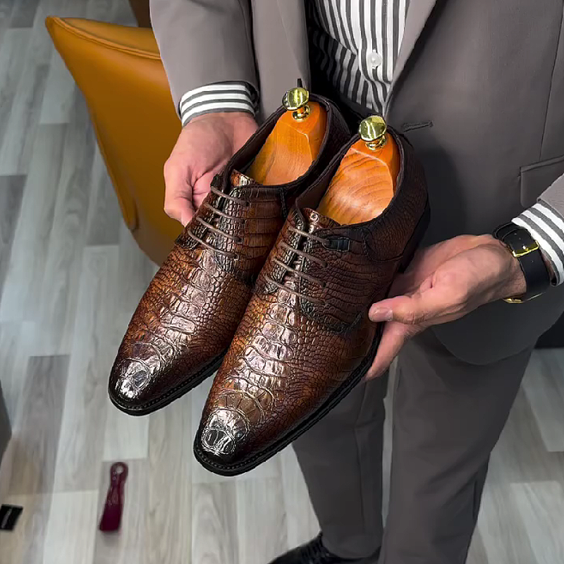 Men's Textured Leather Dress Shoes with Lace-Up Closure