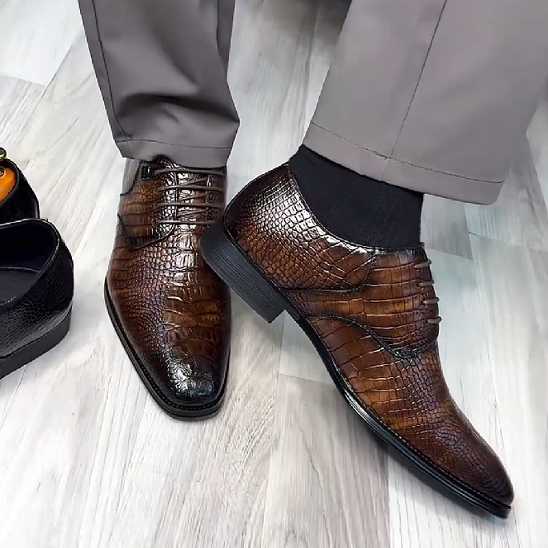 Men's Textured Leather Dress Shoes with Lace-Up Closure