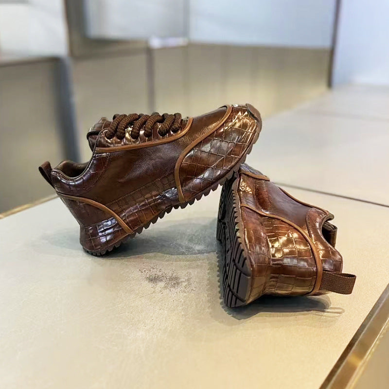 British Style Croco Texture Sneaker