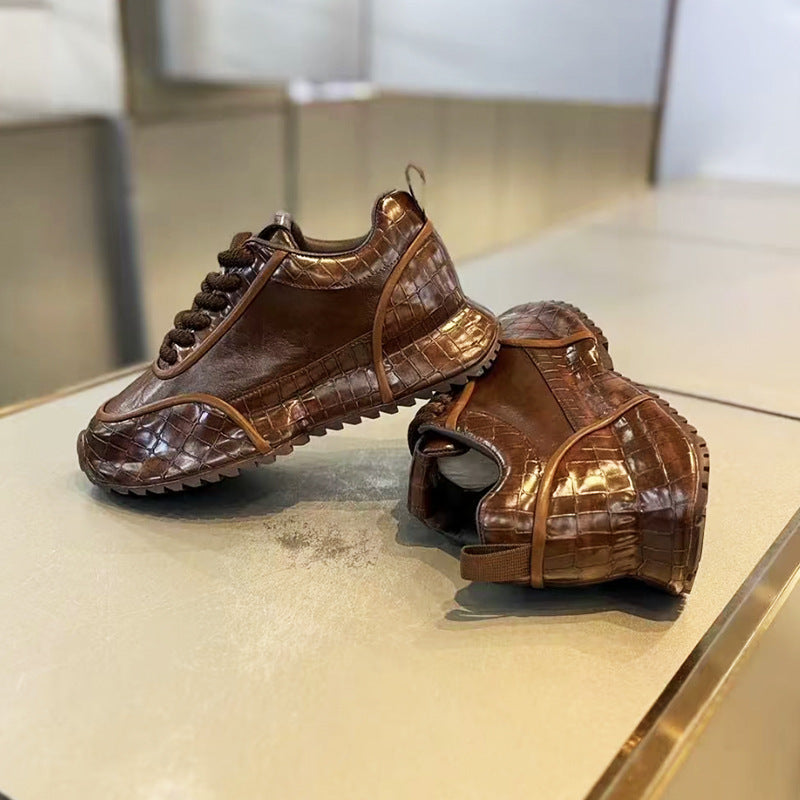 British Style Croco Texture Sneaker