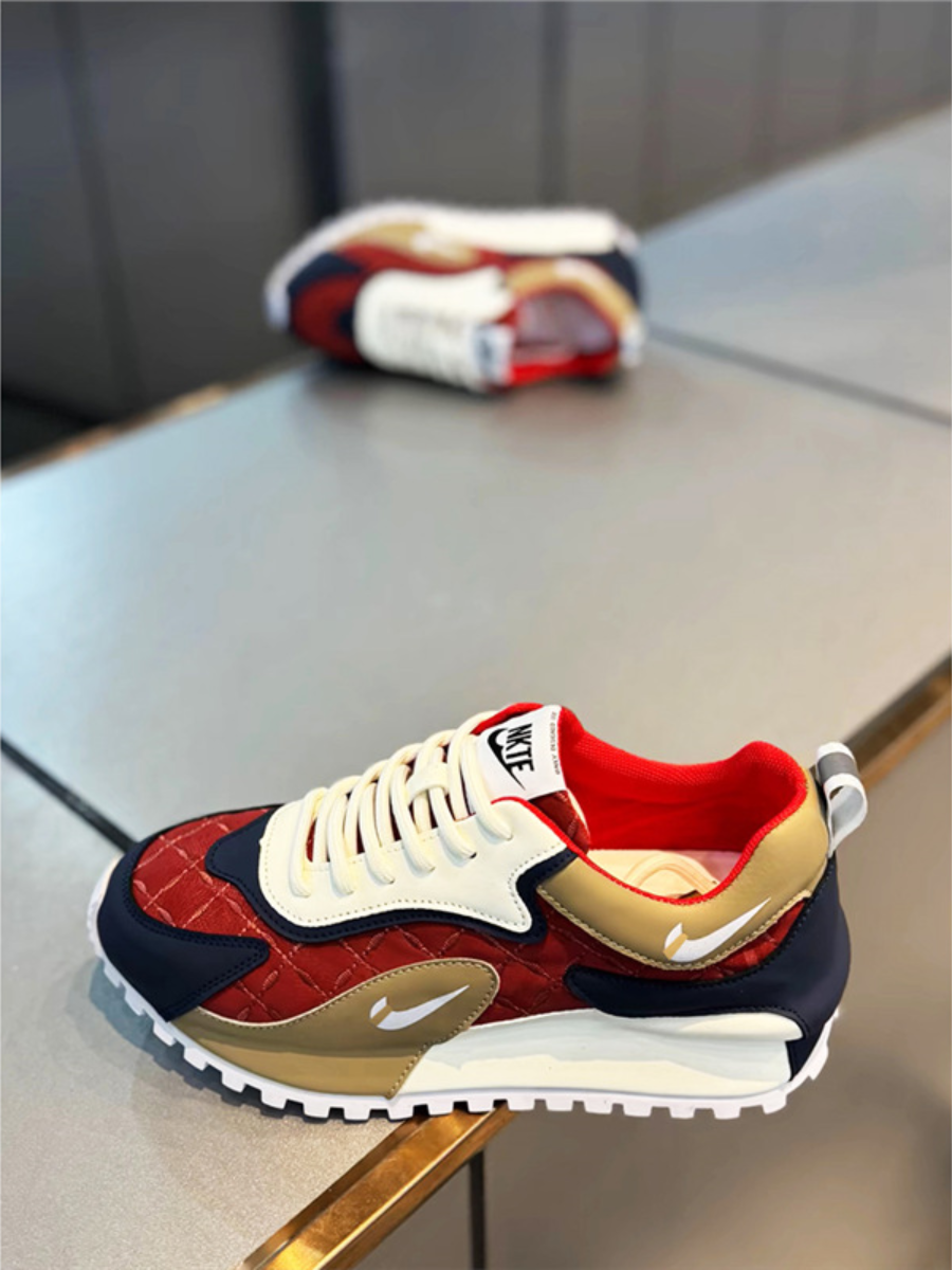 Bold Design Retro Sneaker