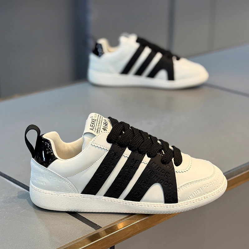 Stripe Panel Casual Sneaker