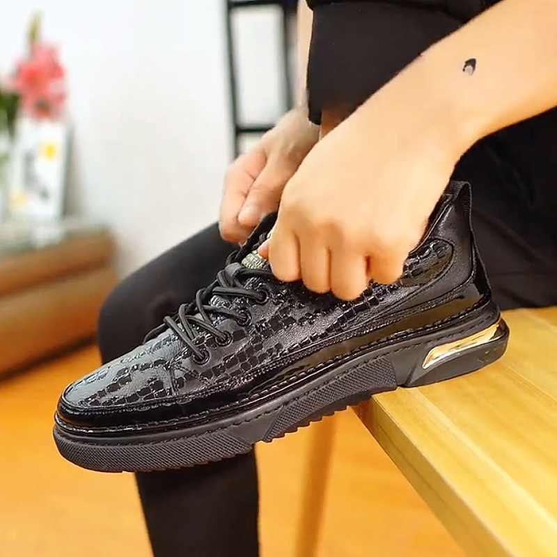 Men's Textured Leather Lace-Up Sneakers with Air Sole
