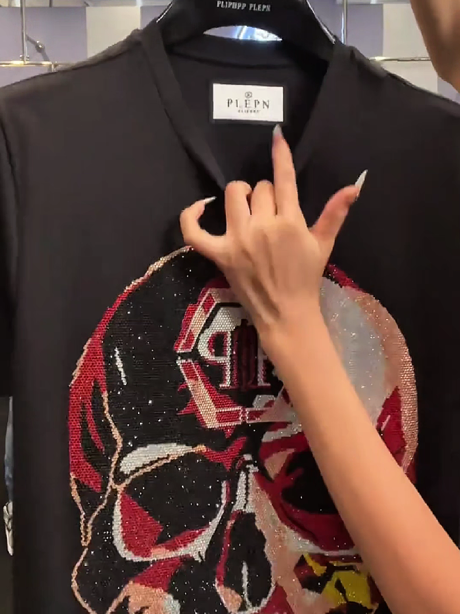 Men's Rhinestone Skull Graphic Tee
