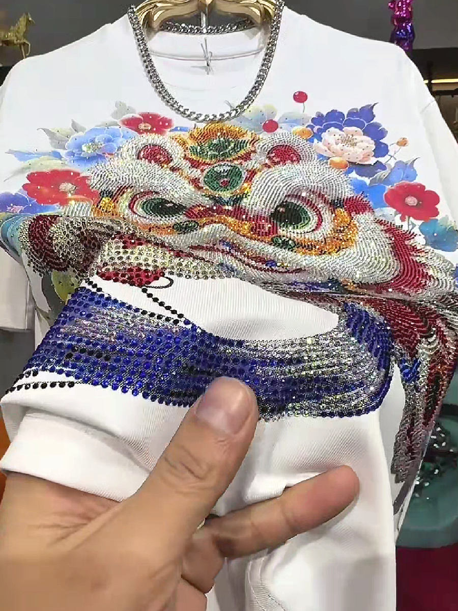 Rhinestone Lion Print Tee