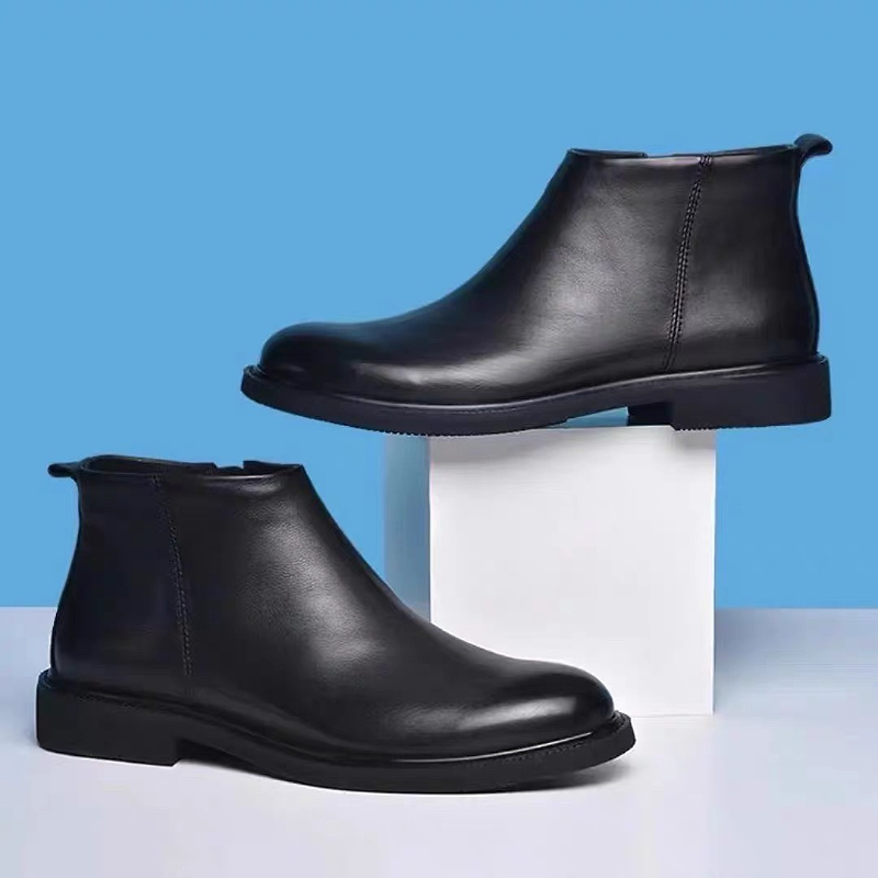 Black Minimalist Chelsea Boot