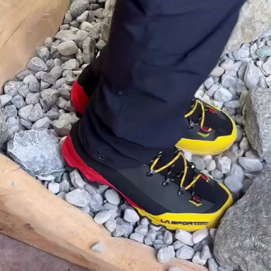 Men's Climbing Boots with Secure Lace-Up System